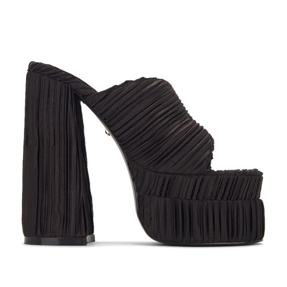 RAYE Stand Platform in Black Size 8